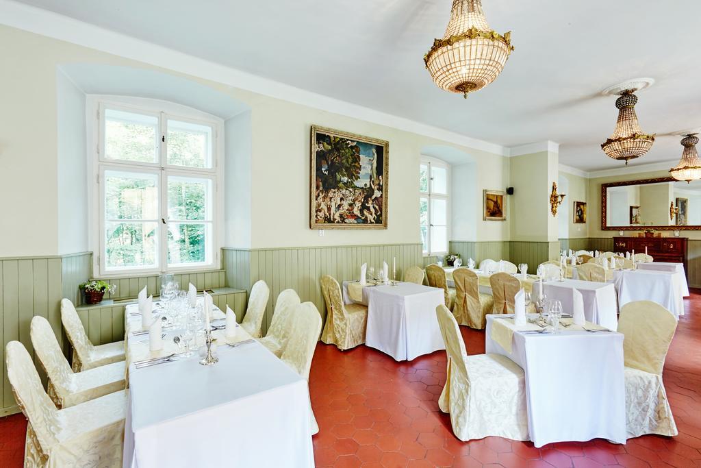 Chateau Hostacov Hotel Exterior photo