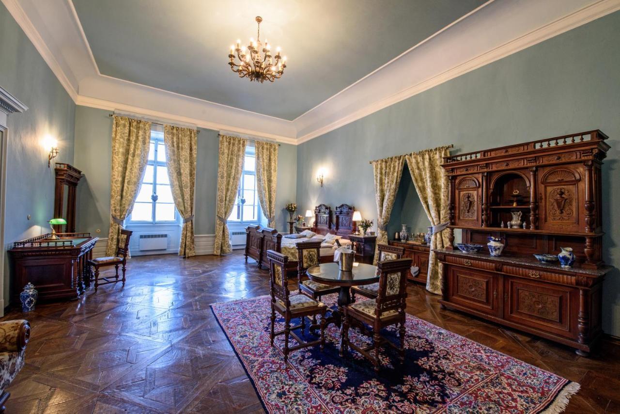 Chateau Hostacov Hotel Exterior photo